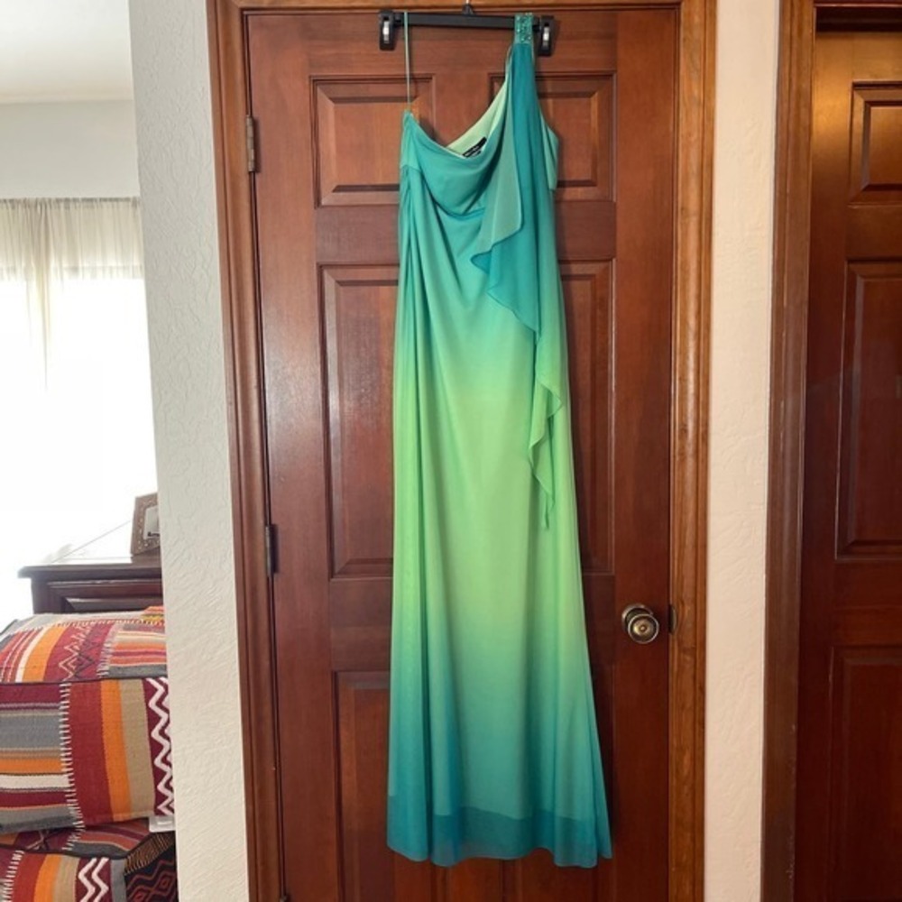 JS BOUTIQUE ONE SHOULDER CHIFFONOMBRE GOWN SIZE 10